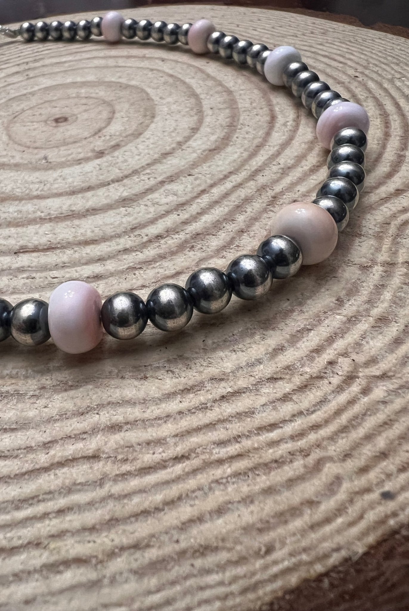 8mm Sterling Pearl and pink conch - 20 inch - Cowhide and Conchos