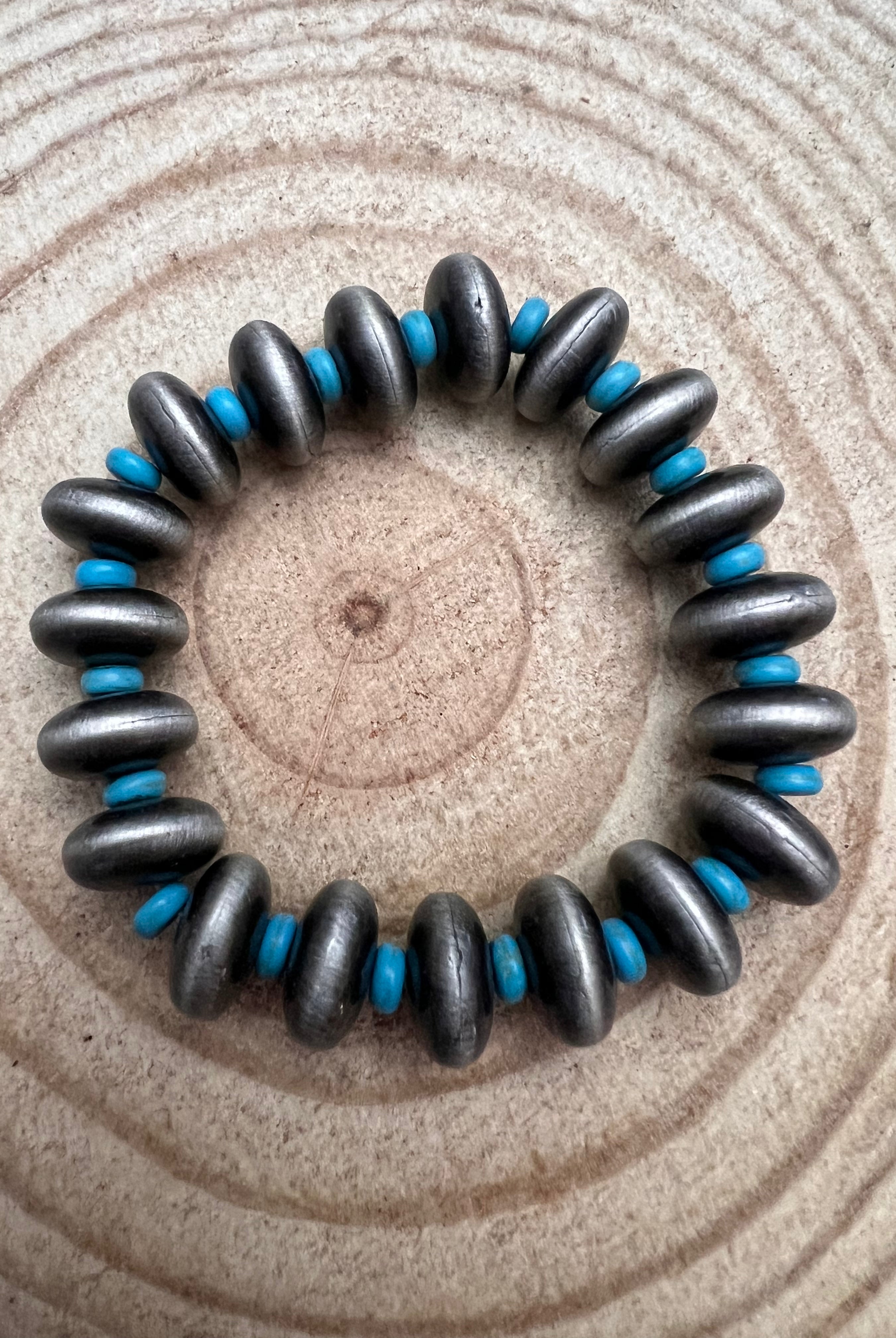 Western Faux Saucer Pearl Stretch Bracelet with Faux Turquoise - 6 1/2 inch