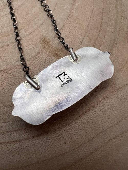 Navajo Handmade Spiny Oyster Necklace by Tia Long - 18 inch - Cowhide and Conchos