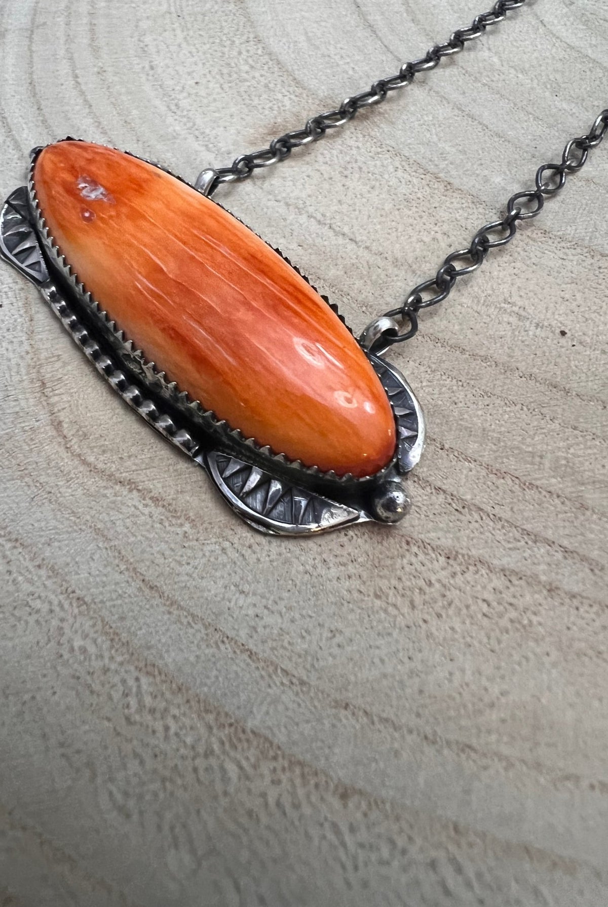 Navajo Handmade Spiny Oyster Necklace by Tia Long - 18 inch - Cowhide and Conchos
