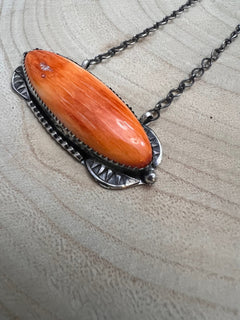 Navajo Handmade Spiny Oyster Necklace by Tia Long - 18 inch - Cowhide and Conchos