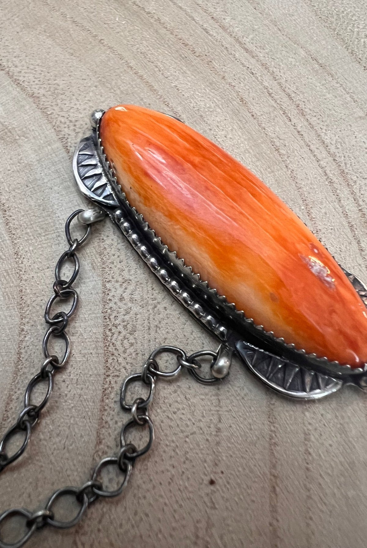 Navajo Handmade Spiny Oyster Necklace by Tia Long - 18 inch - Cowhide and Conchos