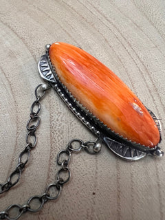 Navajo Handmade Spiny Oyster Necklace by Tia Long - 18 inch - Cowhide and Conchos