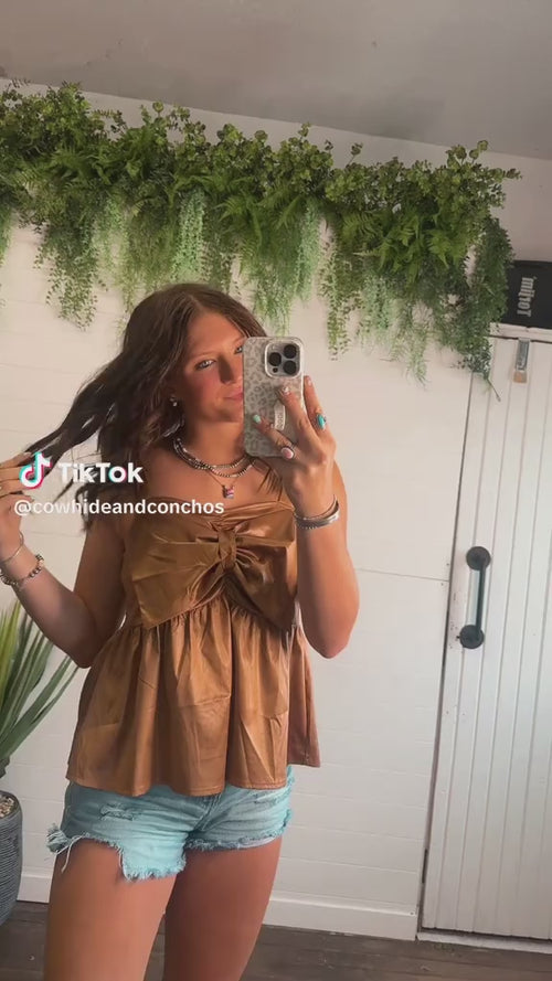 Rodeo Ribbon Saddle Top