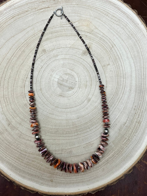 Purple spiny oyster graduated & shell necklace - 22 inch - Cowhide and Conchos