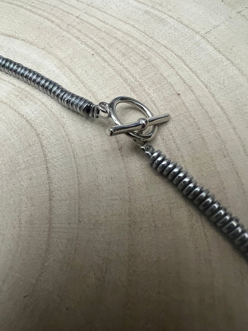 Red Spiny Oyster Graduated Necklace - 23 inch - Cowhide and Conchos