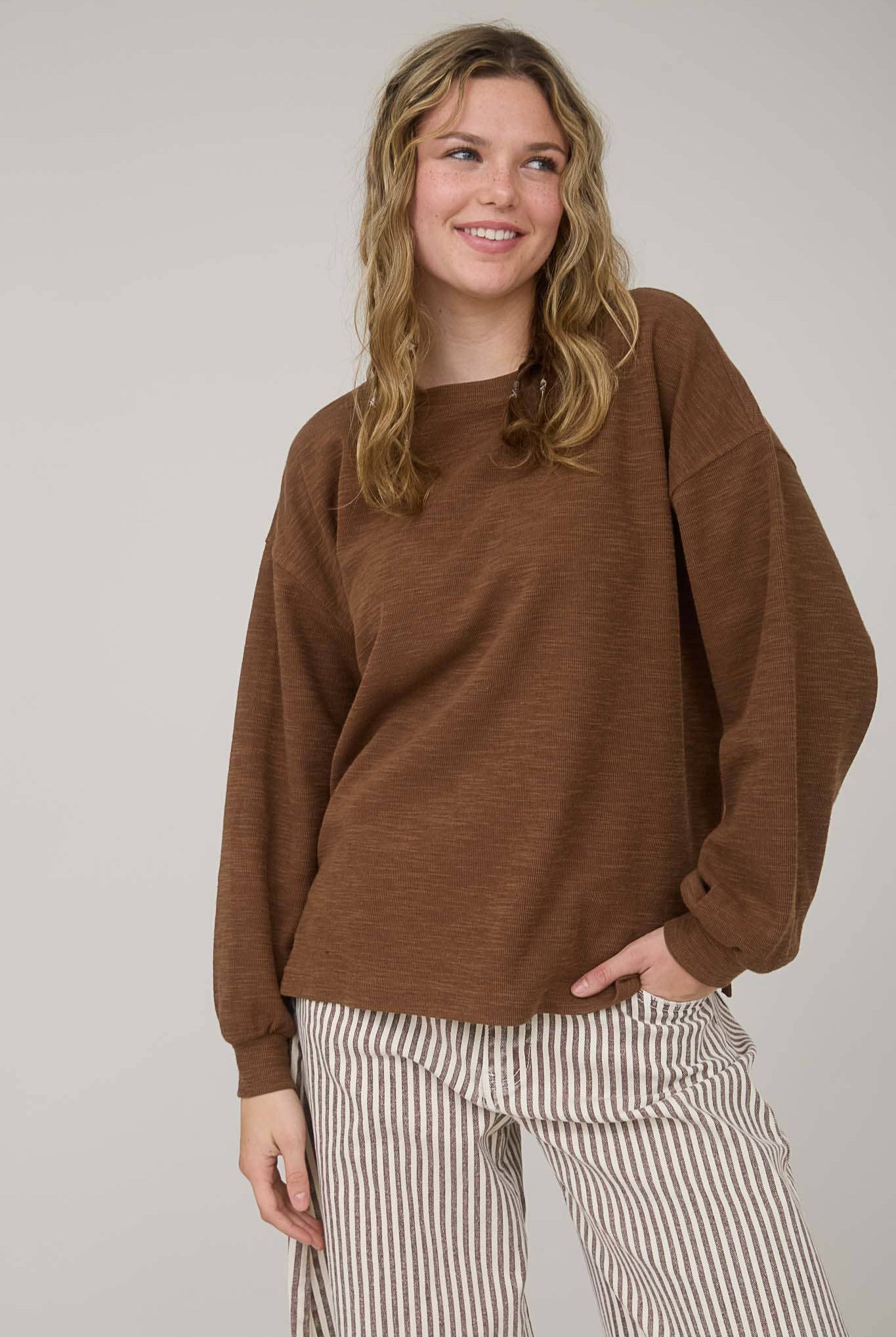 Round Up Raw Edge Marled Knit Top - Brown or Oatmeal - Cowhide and Conchos
