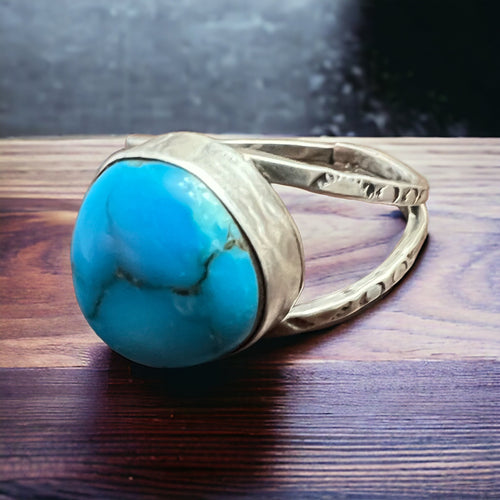 Turquoise ring - large cabochon and split band - Size 12.5 - Cowhide and Conchos