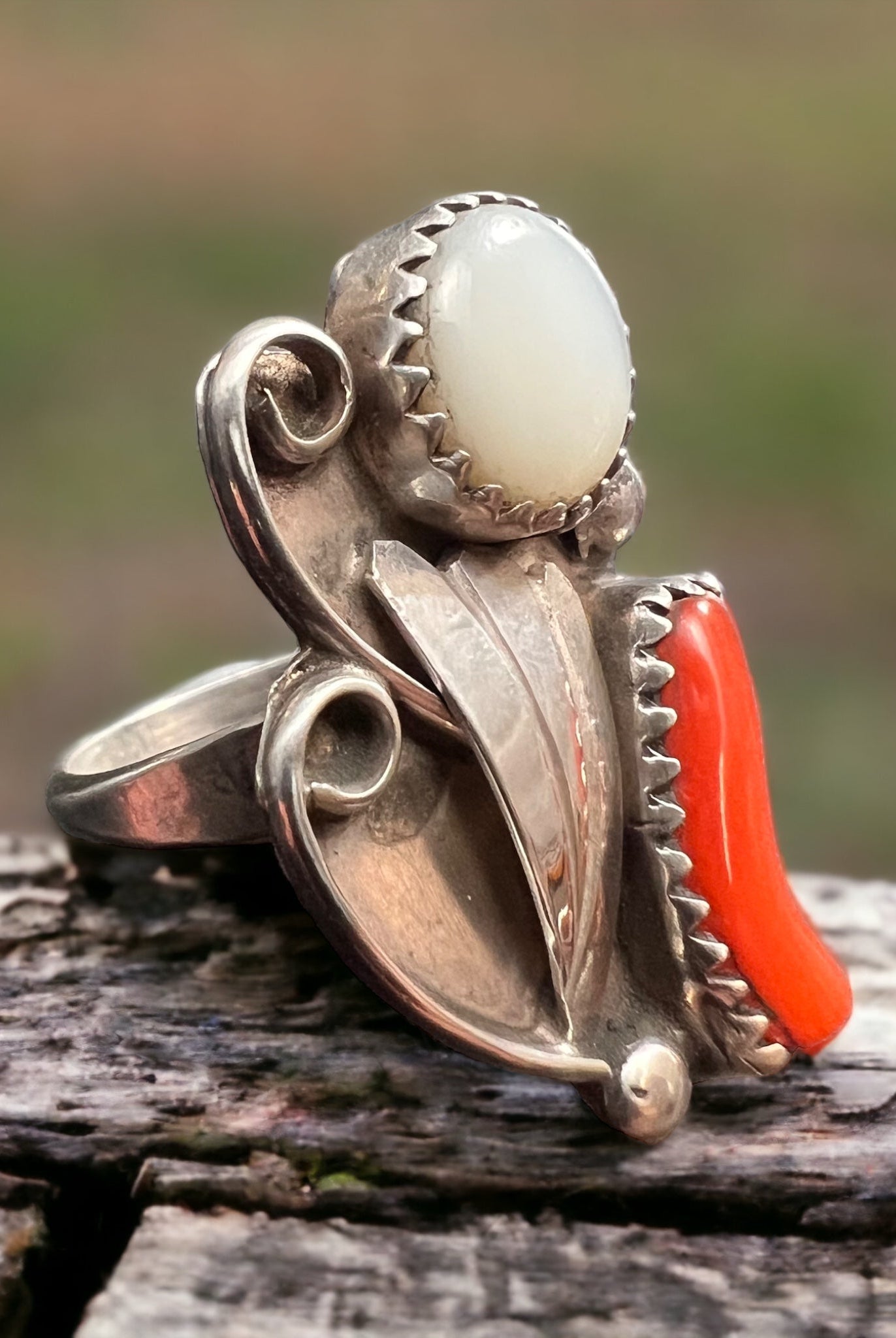 Coral and mother of pearl ring - flower style - size 5 - Cowhide and Conchos