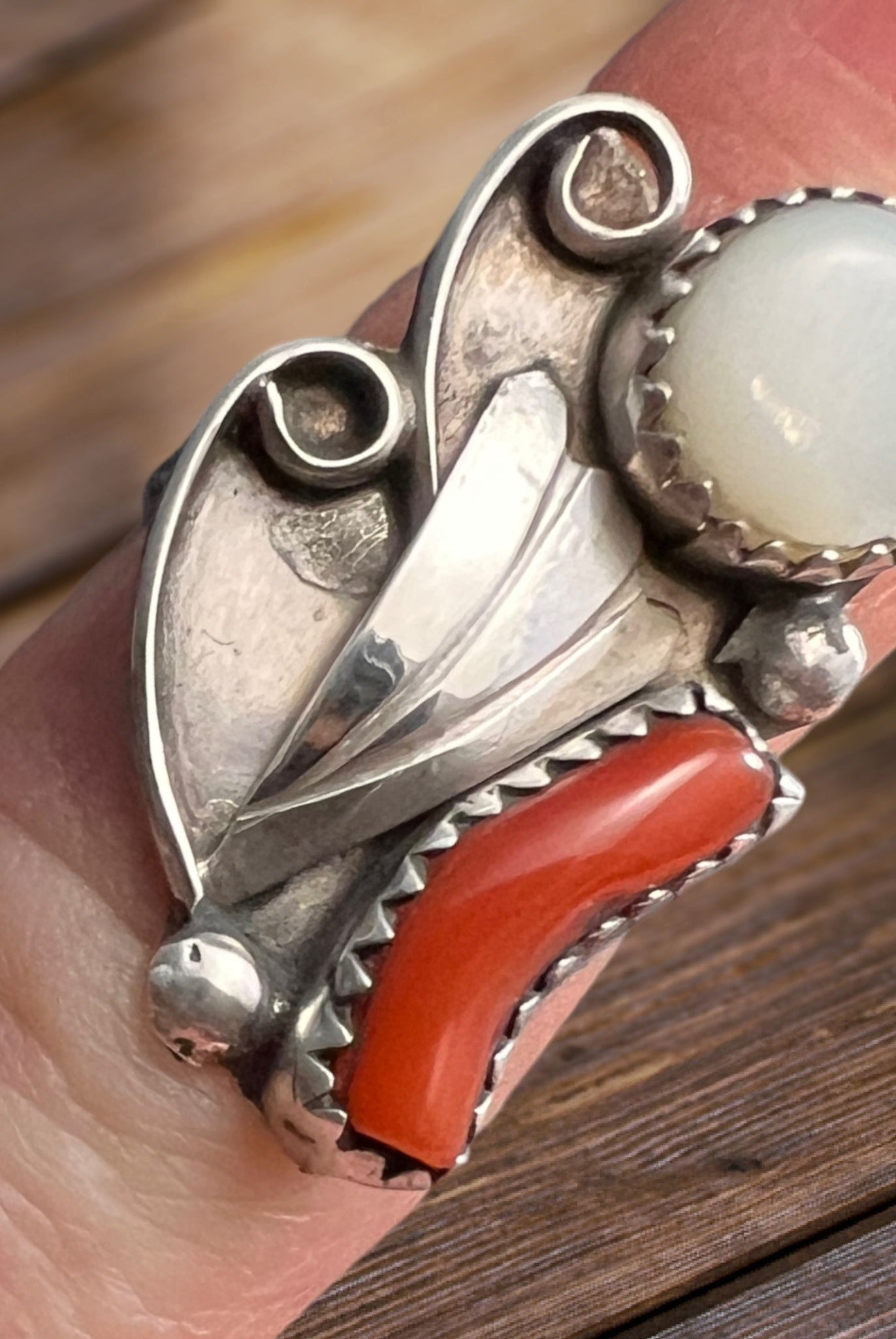 Coral and mother of pearl ring - flower style - size 5 - Cowhide and Conchos