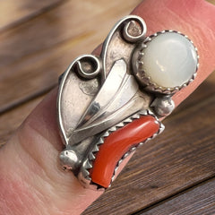 Coral and mother of pearl ring - flower style - size 5 - Cowhide and Conchos
