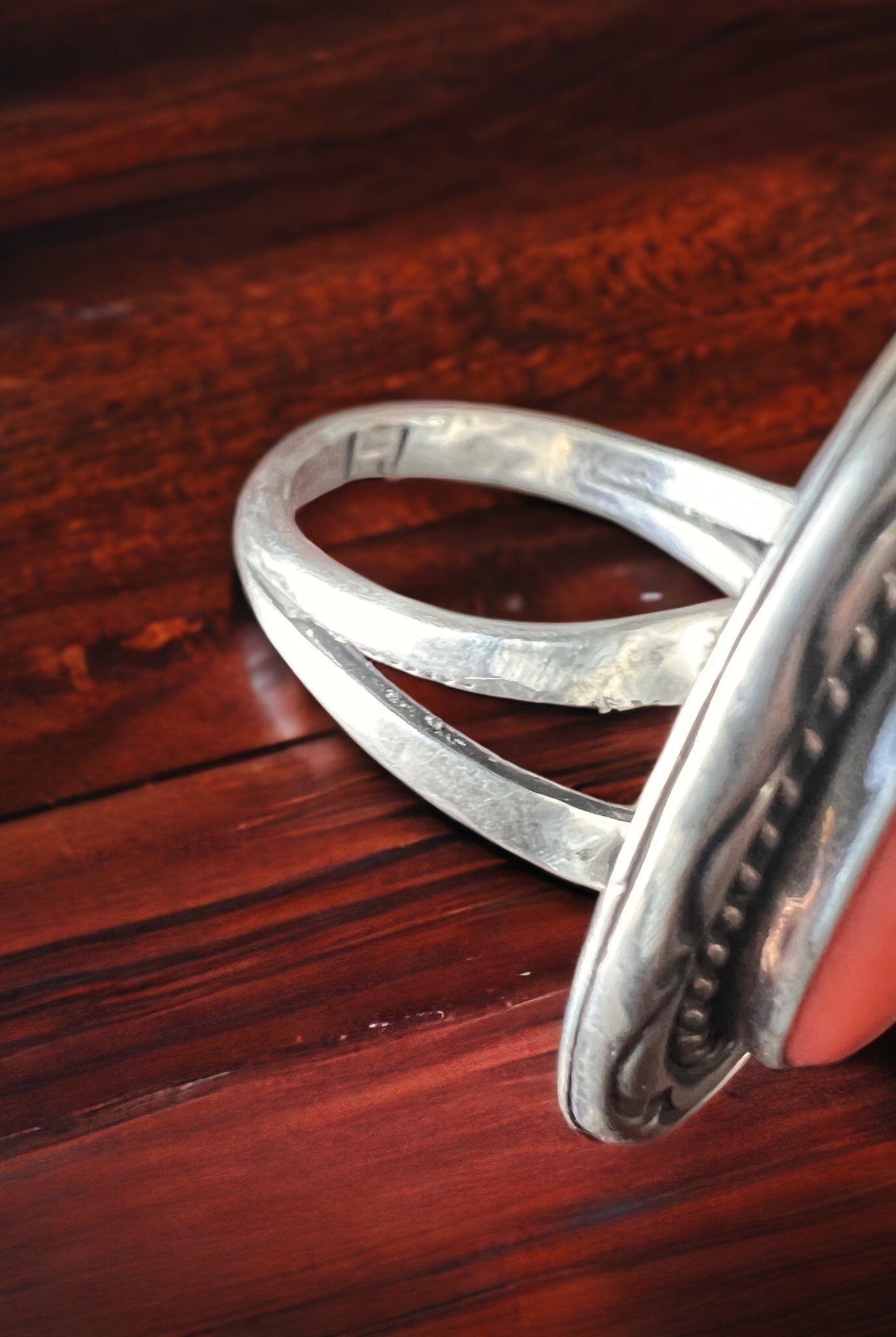 Coral ring - gorgeous large coral on sterling oval base with leaf - Size 6.5 - Cowhide and Conchos