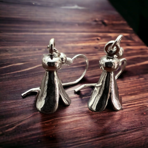 Squash blossom earring - small - Cowhide and Conchos