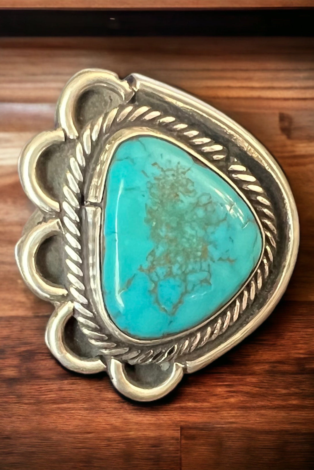 Turquoise ring - gorgeous cabochon and flower base style - Size 7 - Cowhide and Conchos