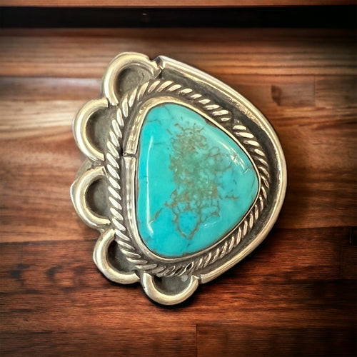 Turquoise ring - gorgeous cabochon and flower base style - Size 7 - Cowhide and Conchos