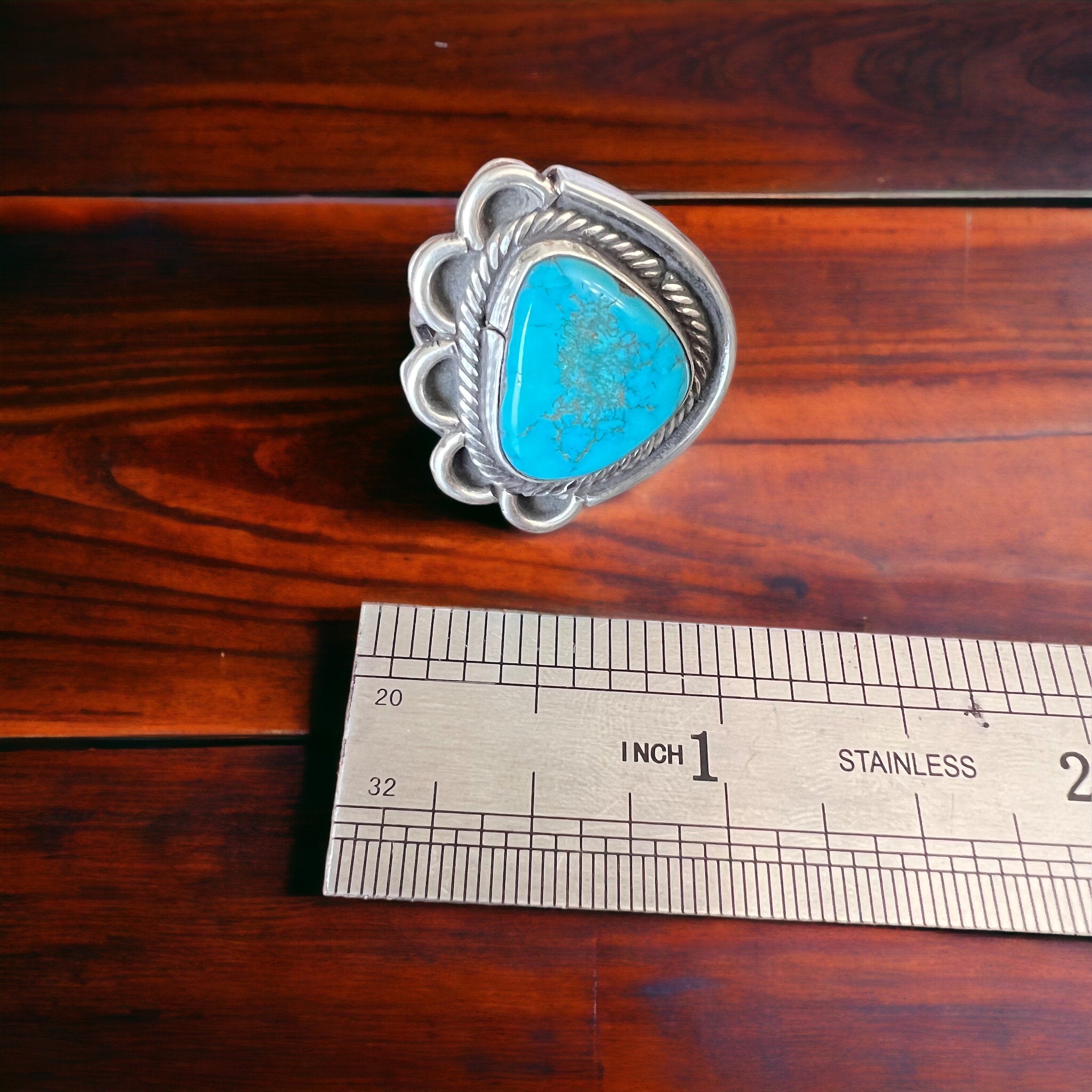 Turquoise ring - gorgeous cabochon and flower base style - Size 7 - Cowhide and Conchos