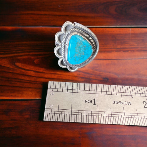 Turquoise ring - gorgeous cabochon and flower base style - Size 7 - Cowhide and Conchos