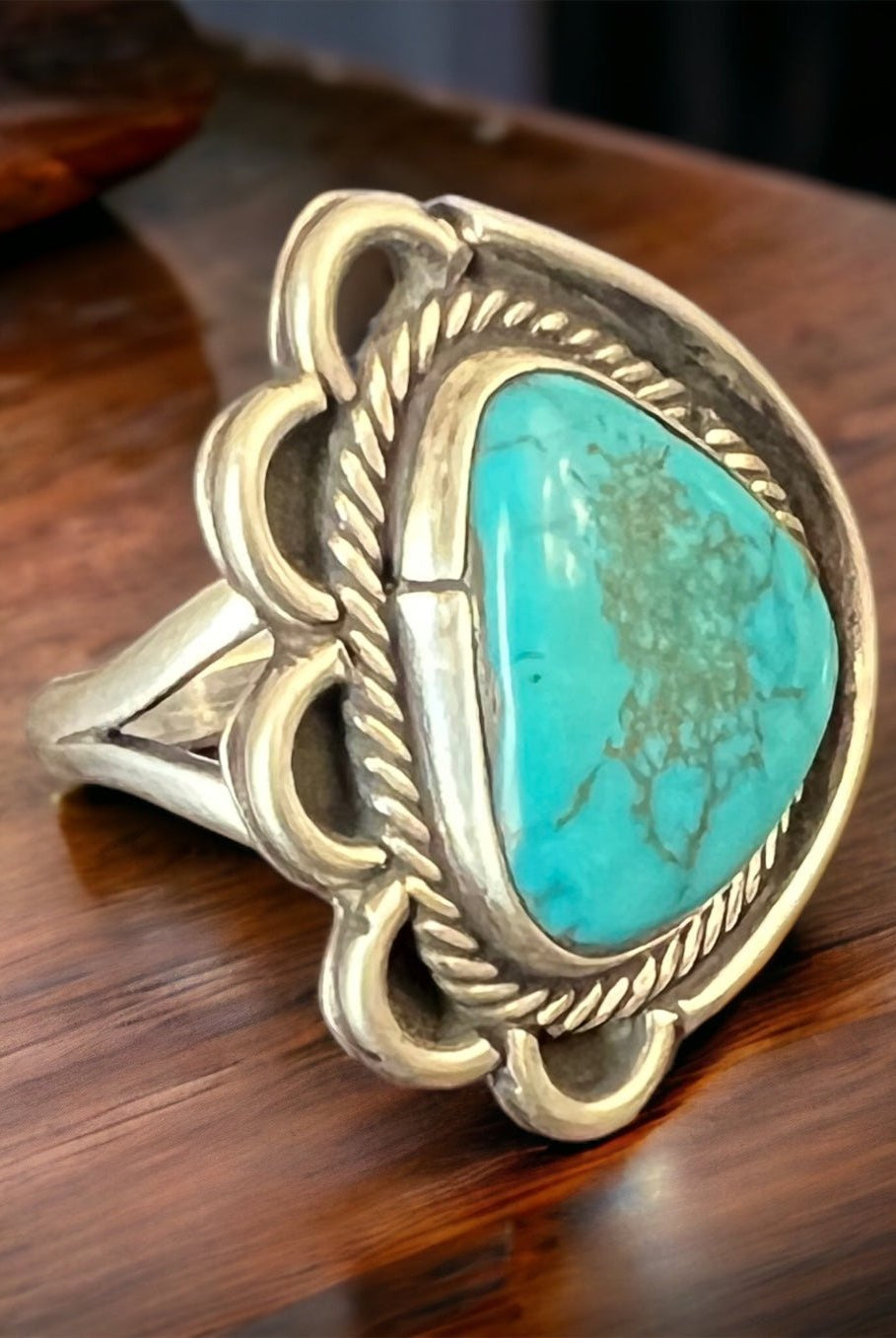 Turquoise ring - gorgeous cabochon and flower base style - Size 7 - Cowhide and Conchos