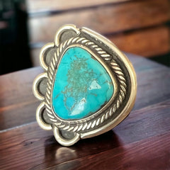 Turquoise ring - gorgeous cabochon and flower base style - Size 7 - Cowhide and Conchos