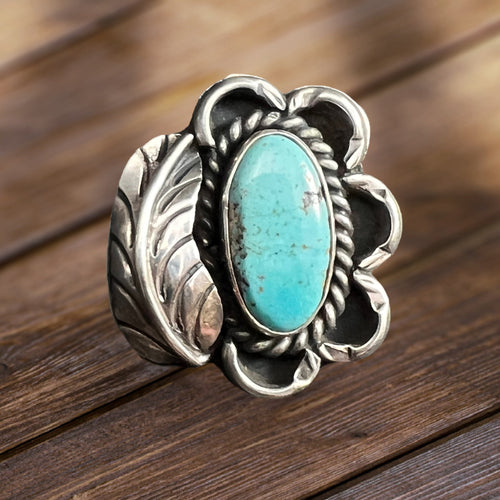 Turquoise ring - Turquoise on sterling silver with leaf - Size 4.5 - Cowhide and Conchos