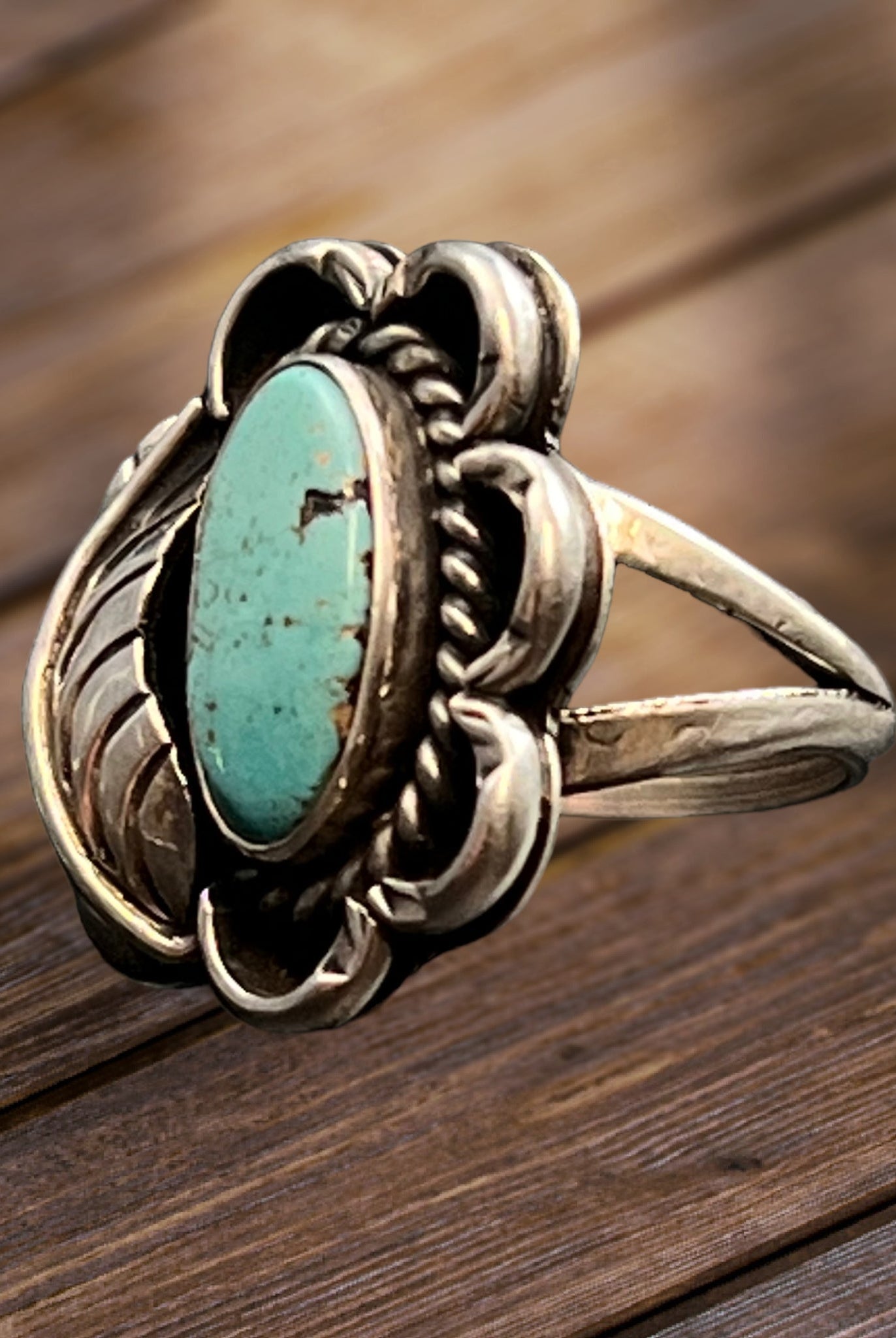 Turquoise ring - Turquoise on sterling silver with leaf - Size 4.5 - Cowhide and Conchos