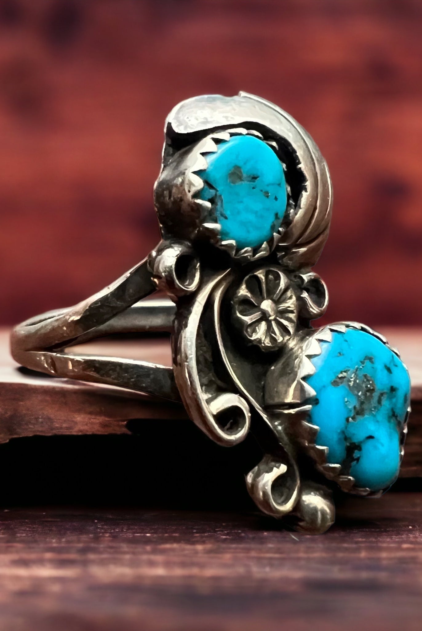 Vintage Native American handmade sterling silver and turquoise ring - Size 5 - Cowhide and Conchos