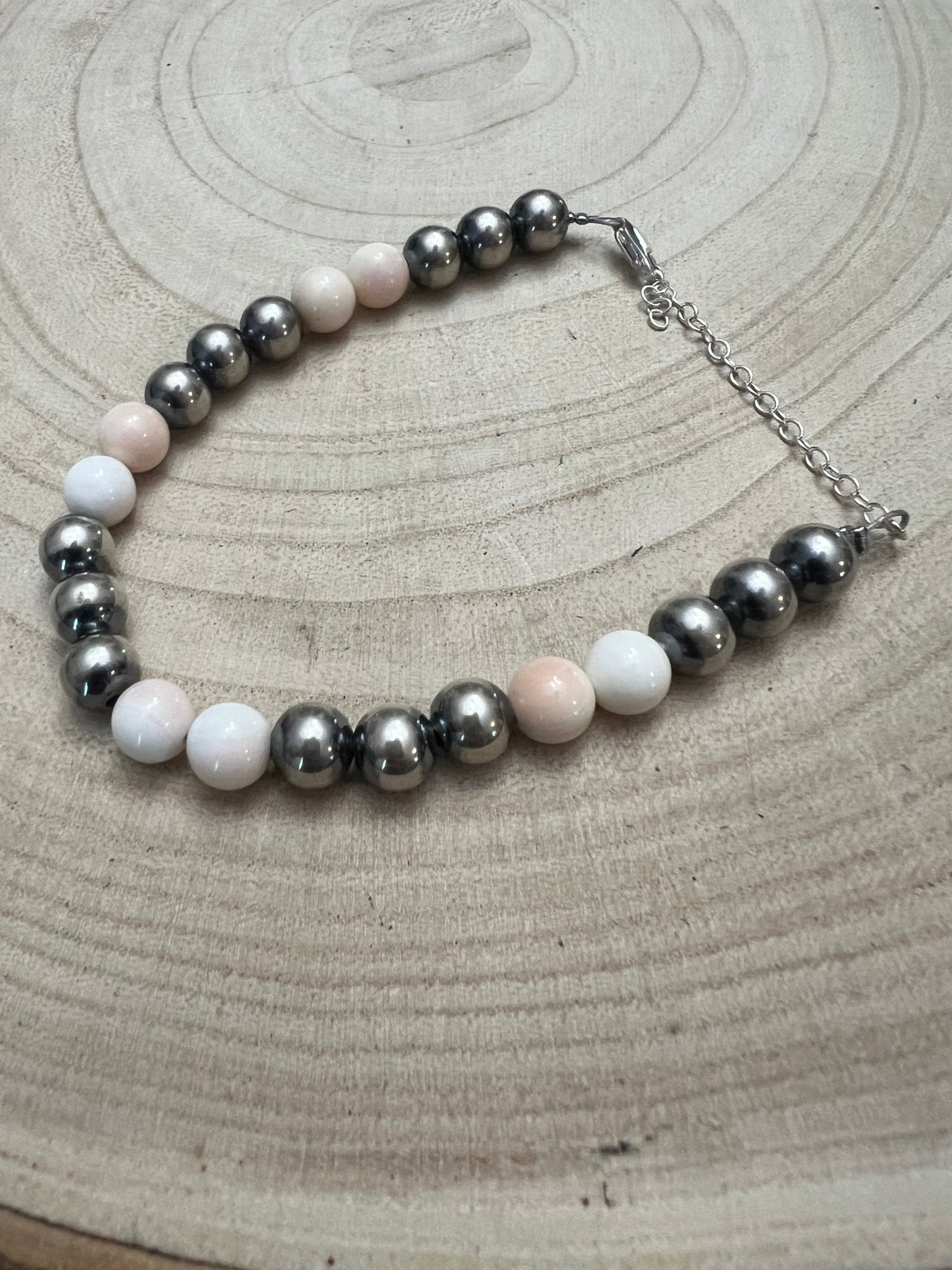 8mm Sterling Silver Pearls bracelet with pink conch beads - 6 inch bracelet - Cowhide and Conchos