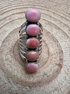 Pink Conch 5 stone ring by Thomas Yazzie - Size 9