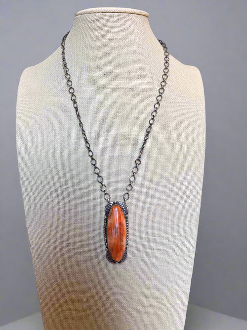Navajo Handmade Spiny Oyster Necklace by Tia Long