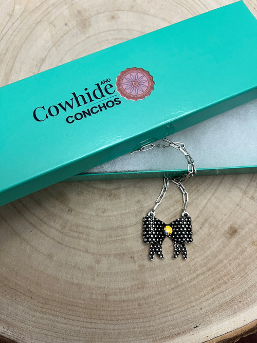 Western Bow Design & Rhinestone Ribbon Necklace - 18 Inch + 3