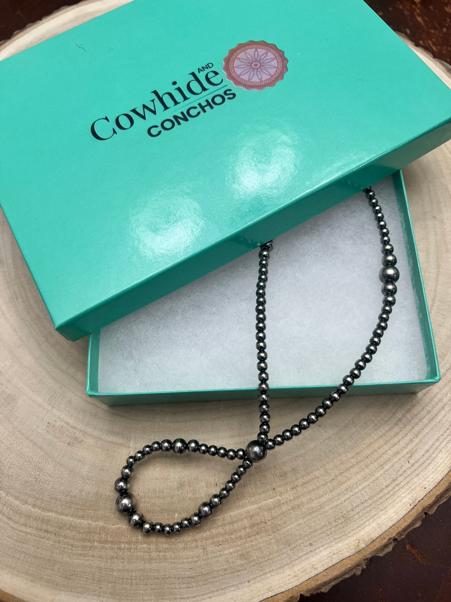 Graduated Sterling Silver Pearls Hoop necklace - 23 inch - Cowhide and Conchos