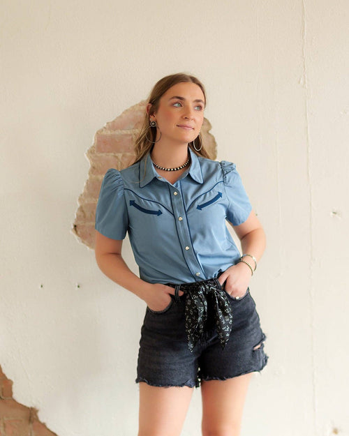 Howdy Hanny Women's Light Blue Short Sleeve Pearl Snap Shirt - Cowhide and Conchos