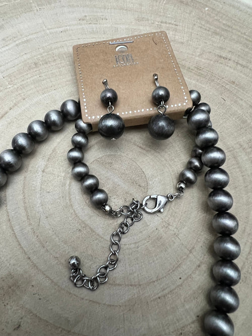Navajo Style Pearl Necklace & Earring Set - 48 inch - Cowhide and Conchos