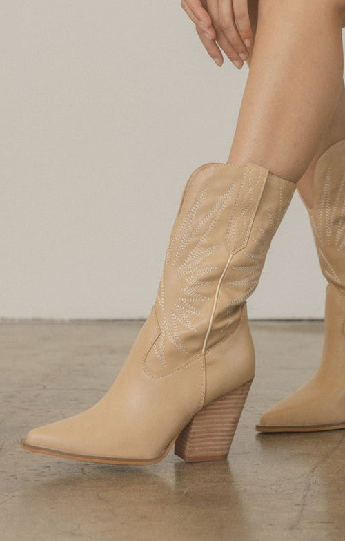 OASIS SOCIETY Emersyn - Starburst Embroidery Boots - Cowhide and Conchos