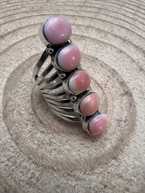 Pink Conch 5 stone ring by Thomas Yazzie - Size 9 - Cowhide and Conchos