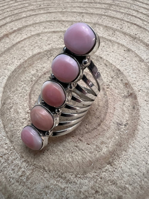Pink Conch 5 stone ring by Thomas Yazzie - Size 9 - Cowhide and Conchos