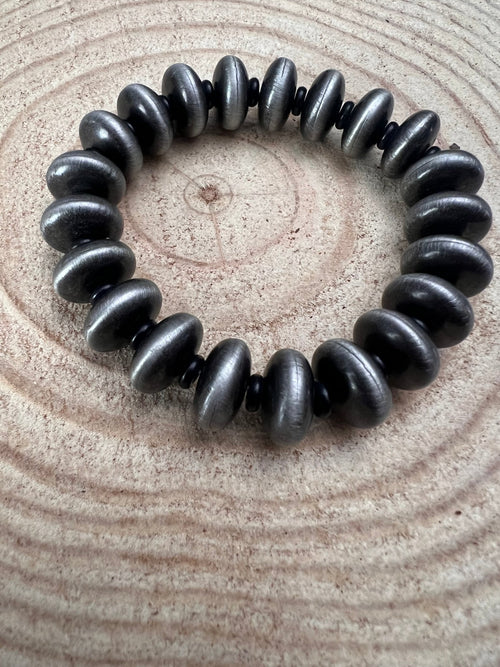 Western Faux Saucer Pearl Stretch Bracelet with Black Stone - 6 1/2 inch - Cowhide and Conchos
