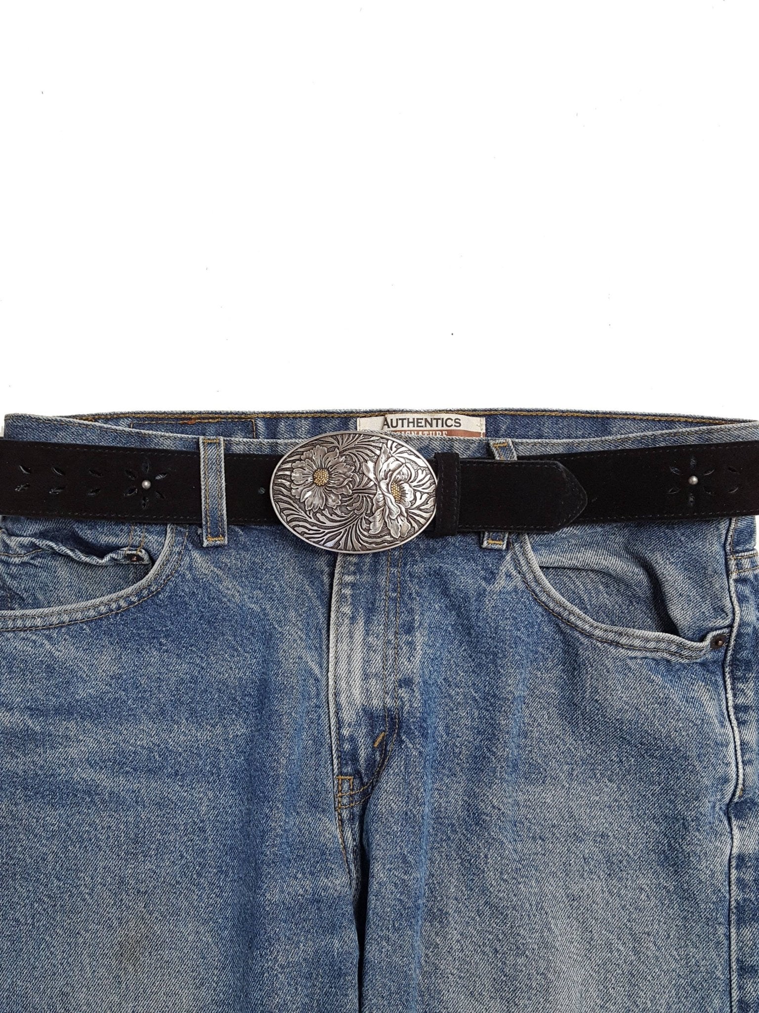 Western Oval Sunflower Buckle - Cowhide and Conchos