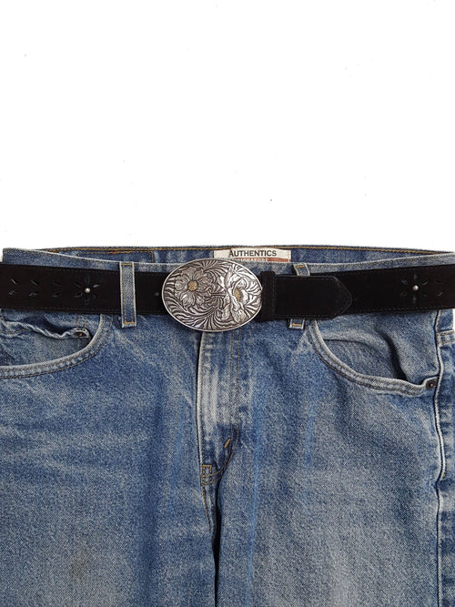 Western Oval Sunflower Buckle - Cowhide and Conchos