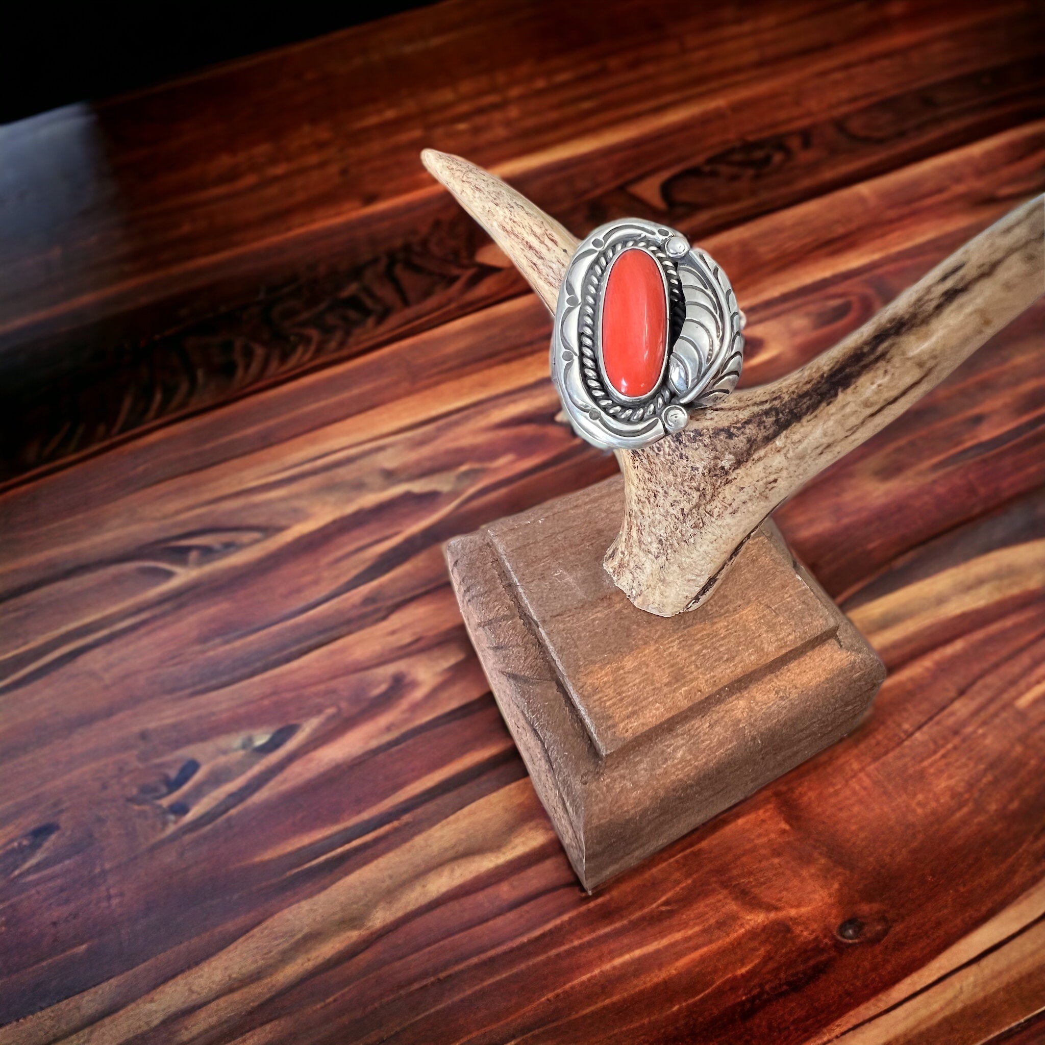 Coral ring - gorgeous large coral on sterling oval base with leaf - Size 6.5 - Cowhide and Conchos
