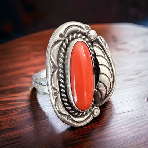 Coral ring - gorgeous large coral on sterling oval base with leaf - Size 6.5 - Cowhide and Conchos