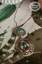 Dos Conchos Necklace - Cowhide and Conchos