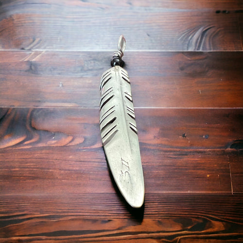 Feather pendant - Vintage long sterling silver feather pendant with onyx - Cowhide and Conchos