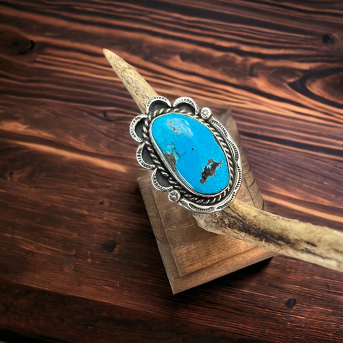 Gorgeous large blue turquoise cabochon ring on sterling - Size 7 - Cowhide and Conchos
