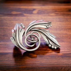 Alpaca sterling brooch - Gorgeous leaf brooch from Alpaca Mexico