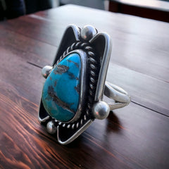 Turquoise ring - beautiful cabochon and Zuni style base - Size 7