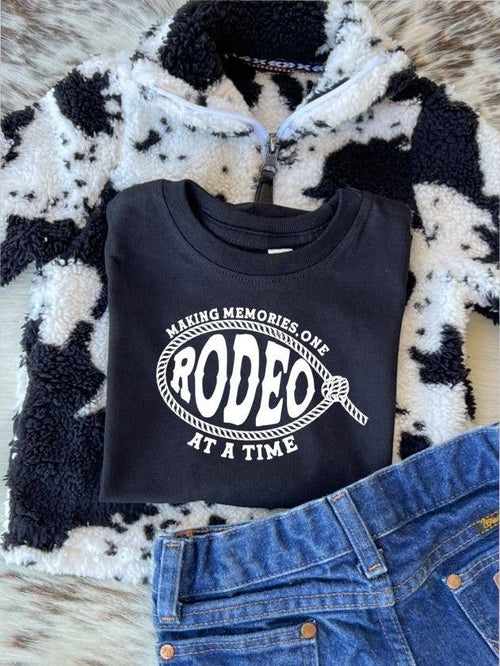 Making Memories one Rodeo at a Time - Cowhide and Conchos