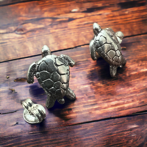 Sea Turtle post earrings - Sterling silver - Cowhide and Conchos