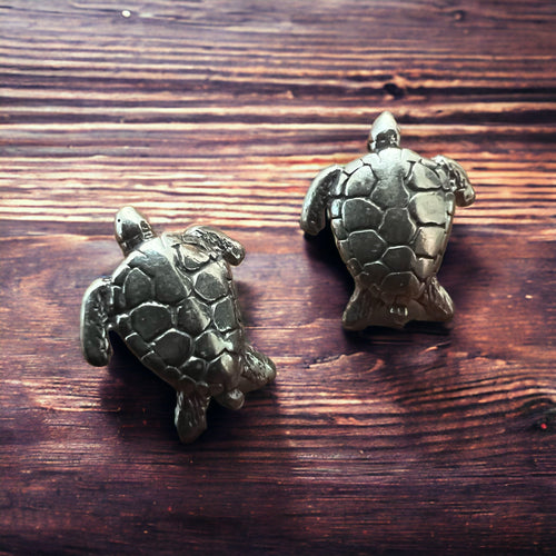 Sea Turtle post earrings - Sterling silver - Cowhide and Conchos
