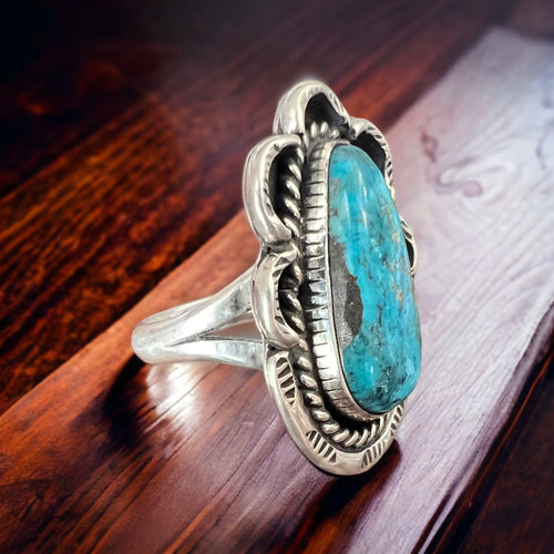 Turquoise ring - beautiful large cabochon on oval twist - Annie Chapo hallmark - Size 6.5 - Cowhide and Conchos